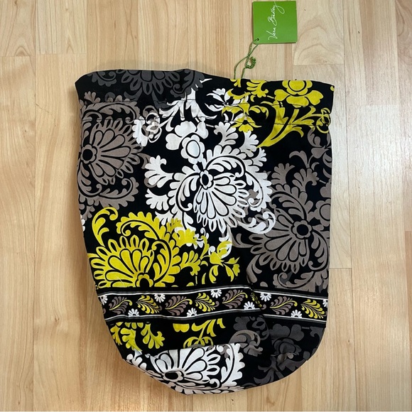 Vera Bradley Ditty Bag Baroque Pattern
Retired NWT - Picture 1 of 4